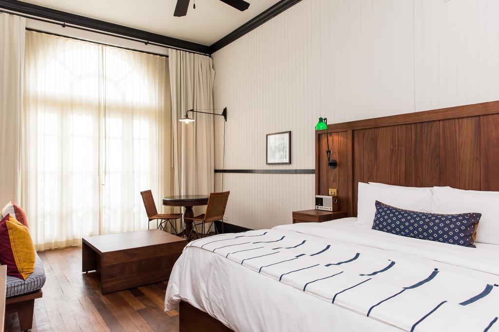 American Trade Hotel